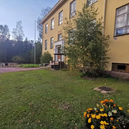 Immaculate 5-bed In