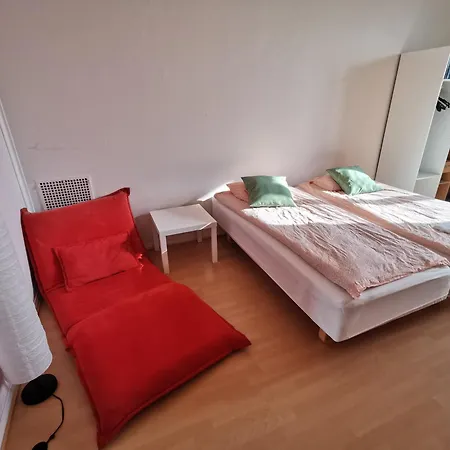 Immaculate 5-bed In *